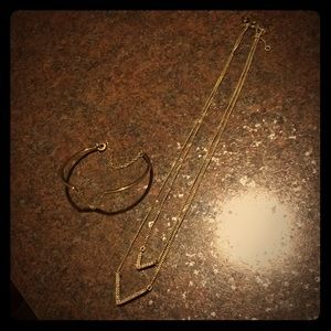 Gold v sparkle necklace and bracelet